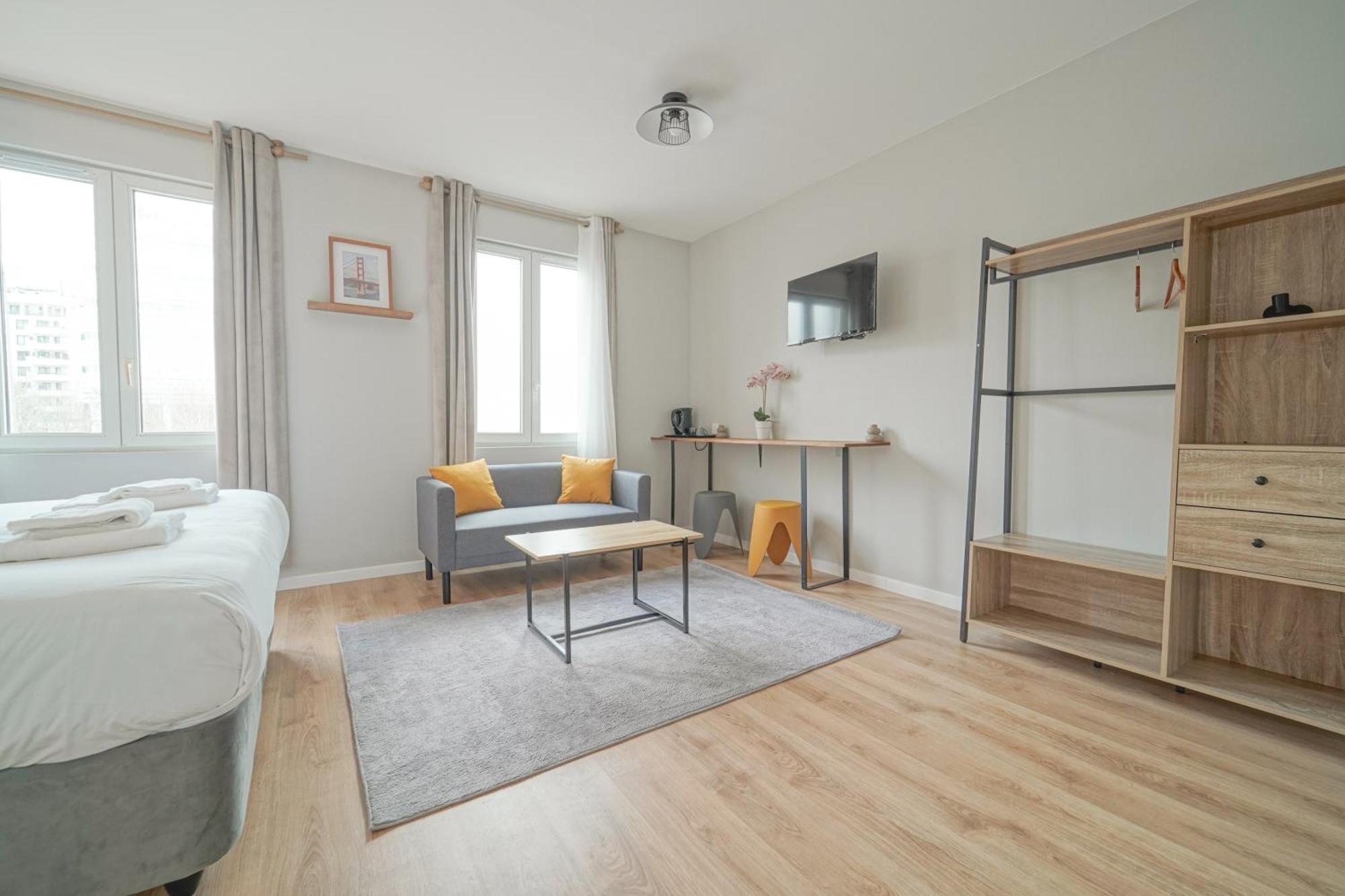 Trianon Saint Ouen Hotel Bagian luar foto
