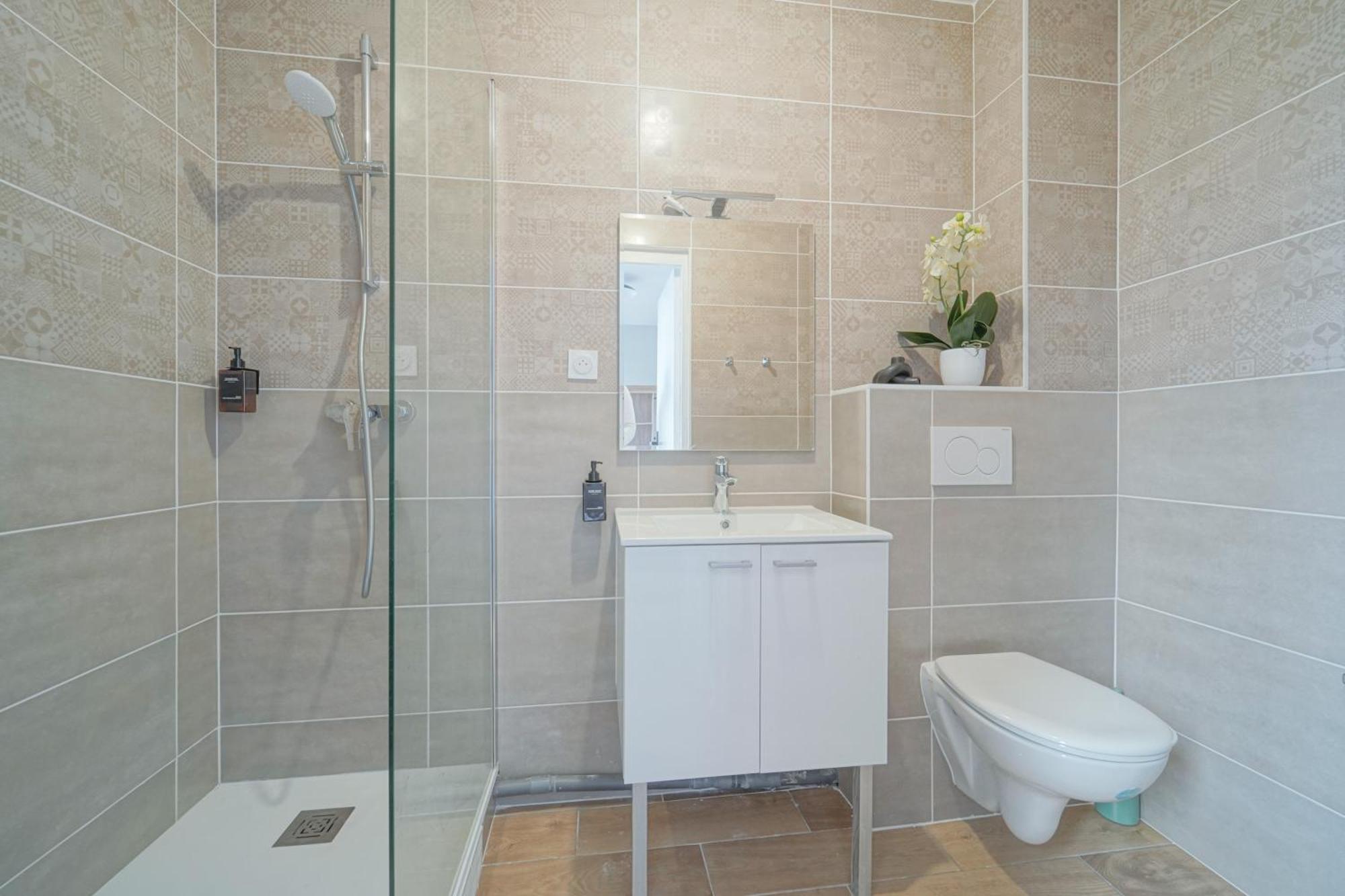 Trianon Saint Ouen Hotel Bagian luar foto