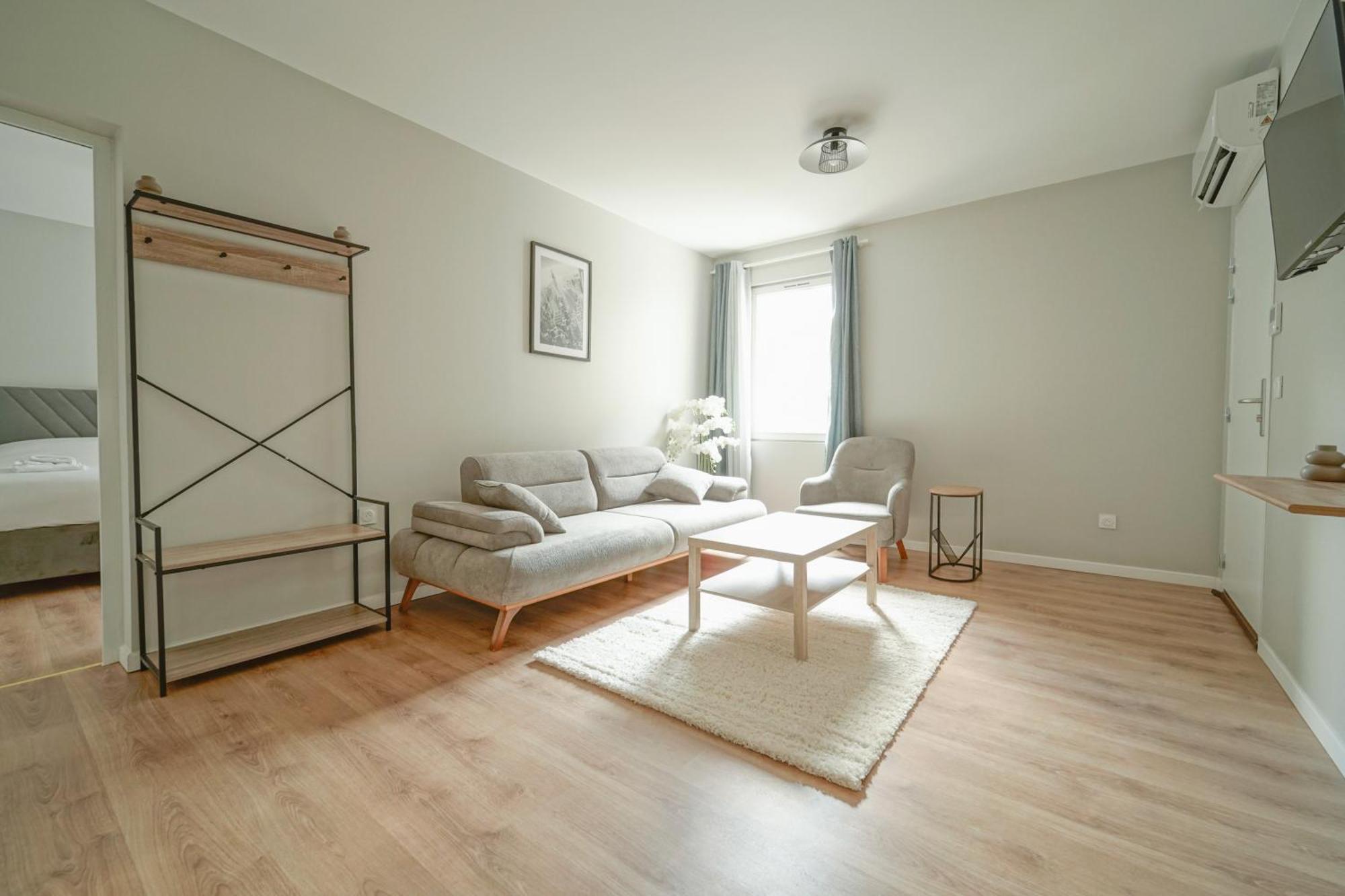Trianon Saint Ouen Hotel Bagian luar foto