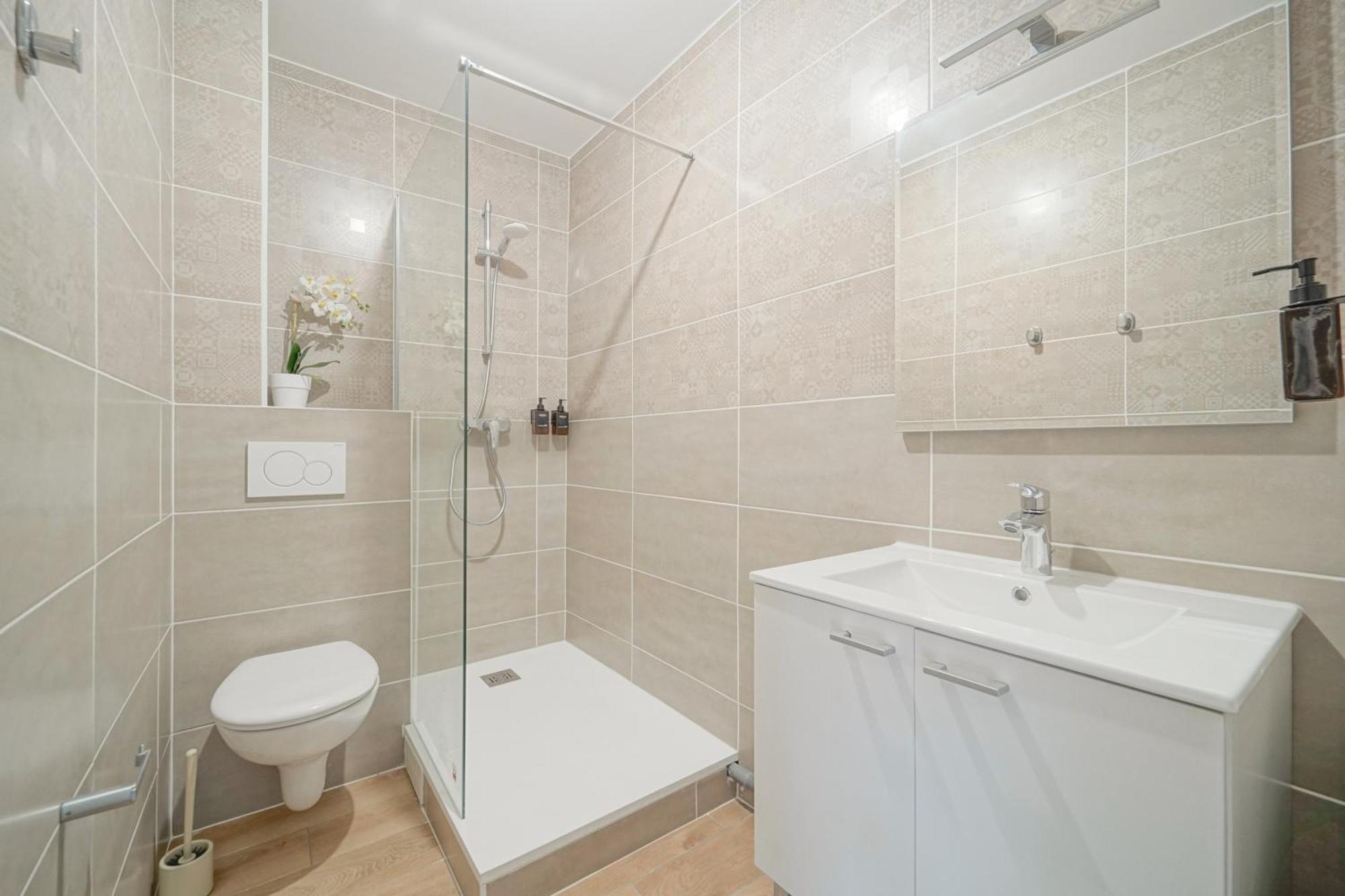 Trianon Saint Ouen Hotel Bagian luar foto