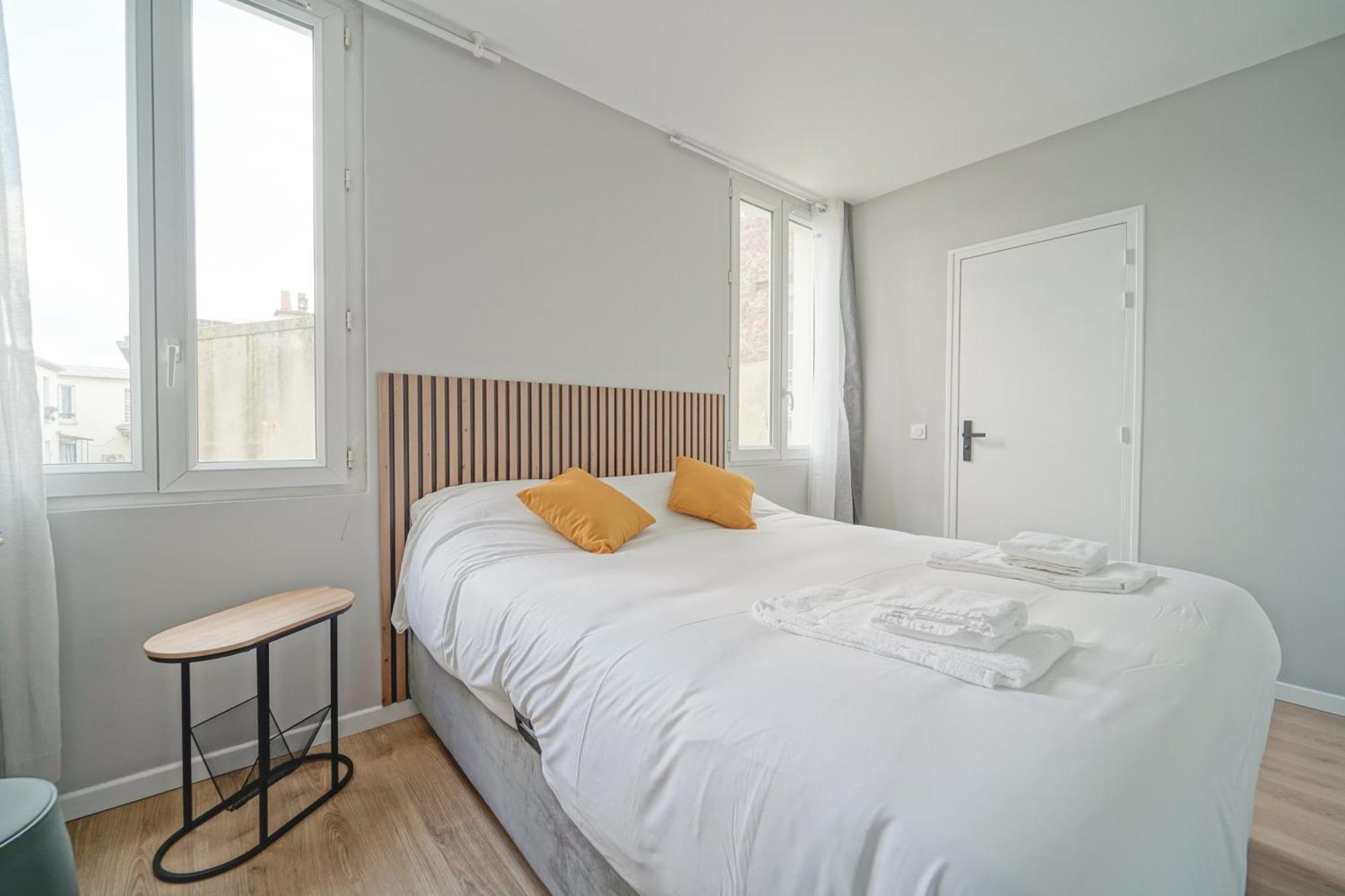 Trianon Saint Ouen Hotel Bagian luar foto