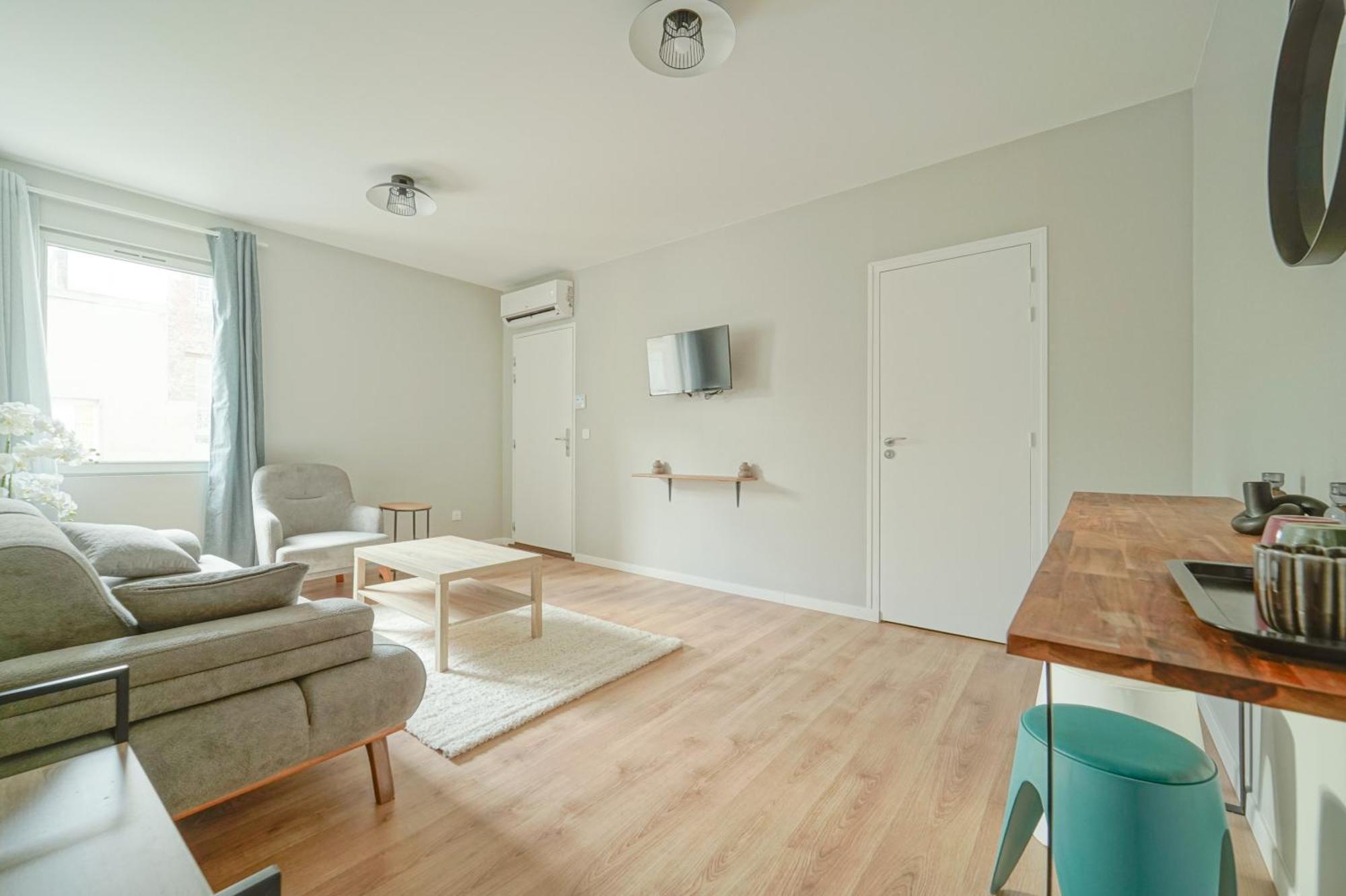 Trianon Saint Ouen Hotel Bagian luar foto